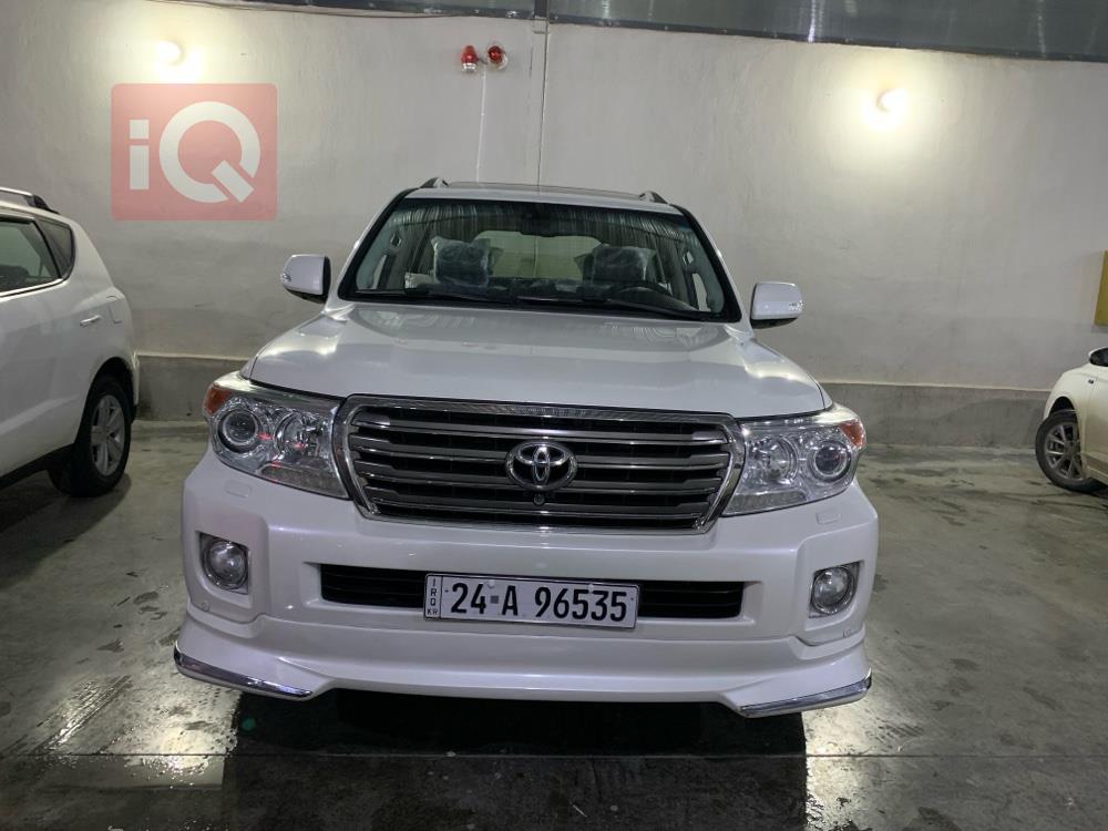 تۆیۆتا لاند کروزەر